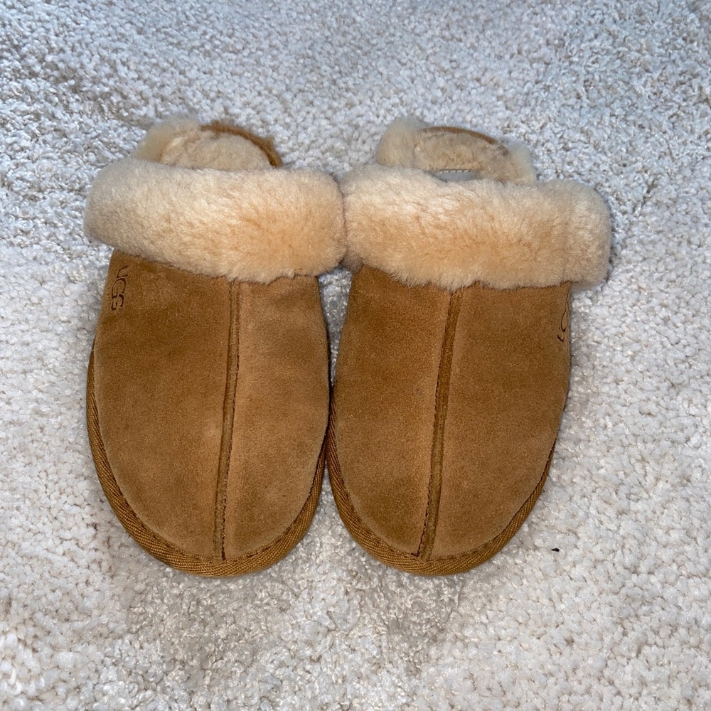 UGG Scuff Slippers Shearling Chestnut